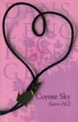 Affiche : Coyote Sky de Gerri Hill Couverture du livre : Coyote Sky de Gerri Hill