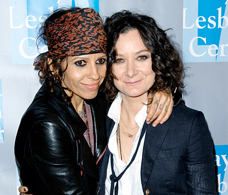 Sara Gilbert Linda Perry